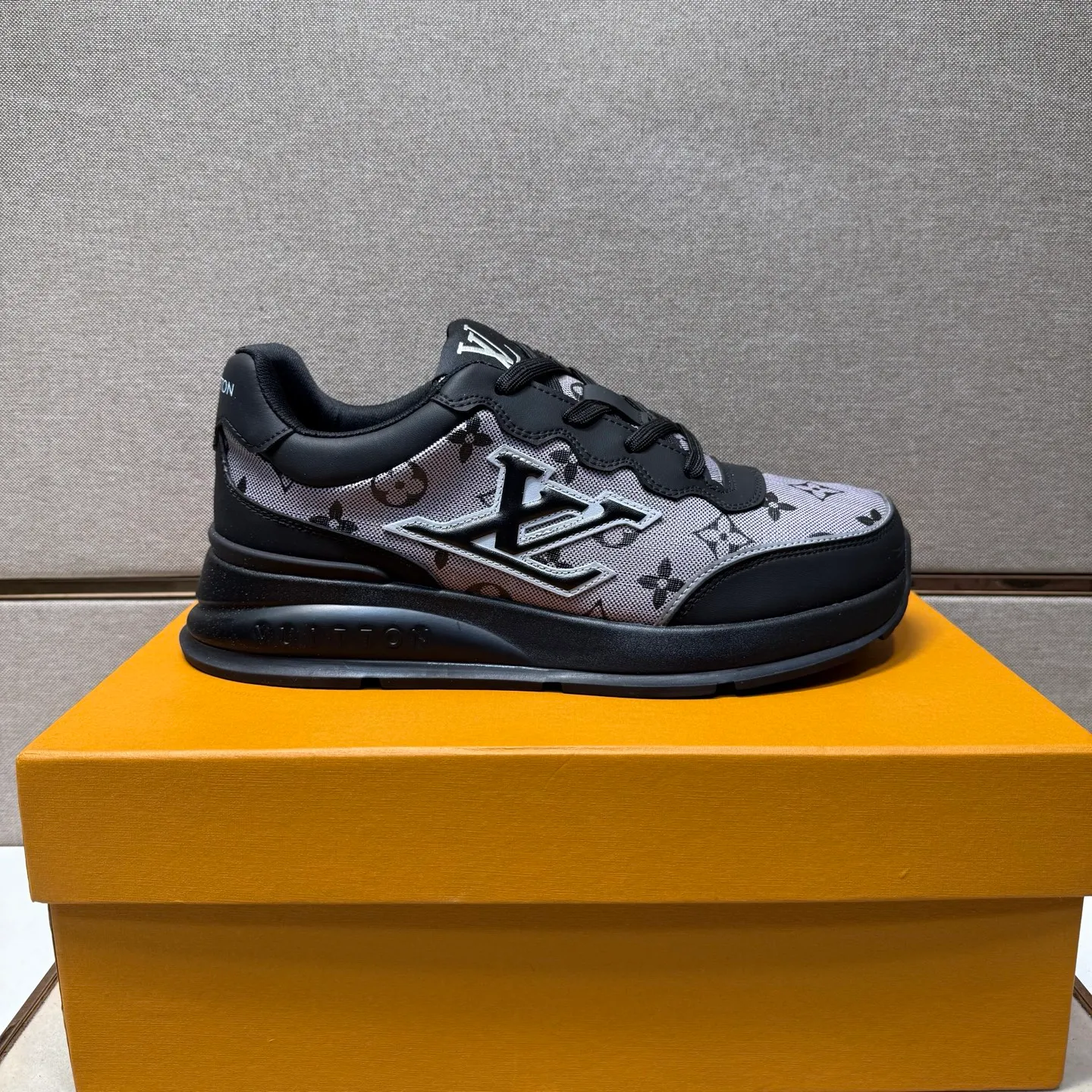 ⬛️Men's shoes 💰p442 [LV～] Men's casual shoes 2025z cabinet sales simultaneously 🔶Size: 38-44#️⃣ 🔷2 colors🔜The upper is made of multi-material splicing➕Mesh lining, comfortable and breathable, sole: original comfortable and wear-resistant outsole, ⚠️real thing📱photographed🎬real thing is better📢📢📢